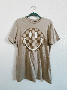 smile pls tee